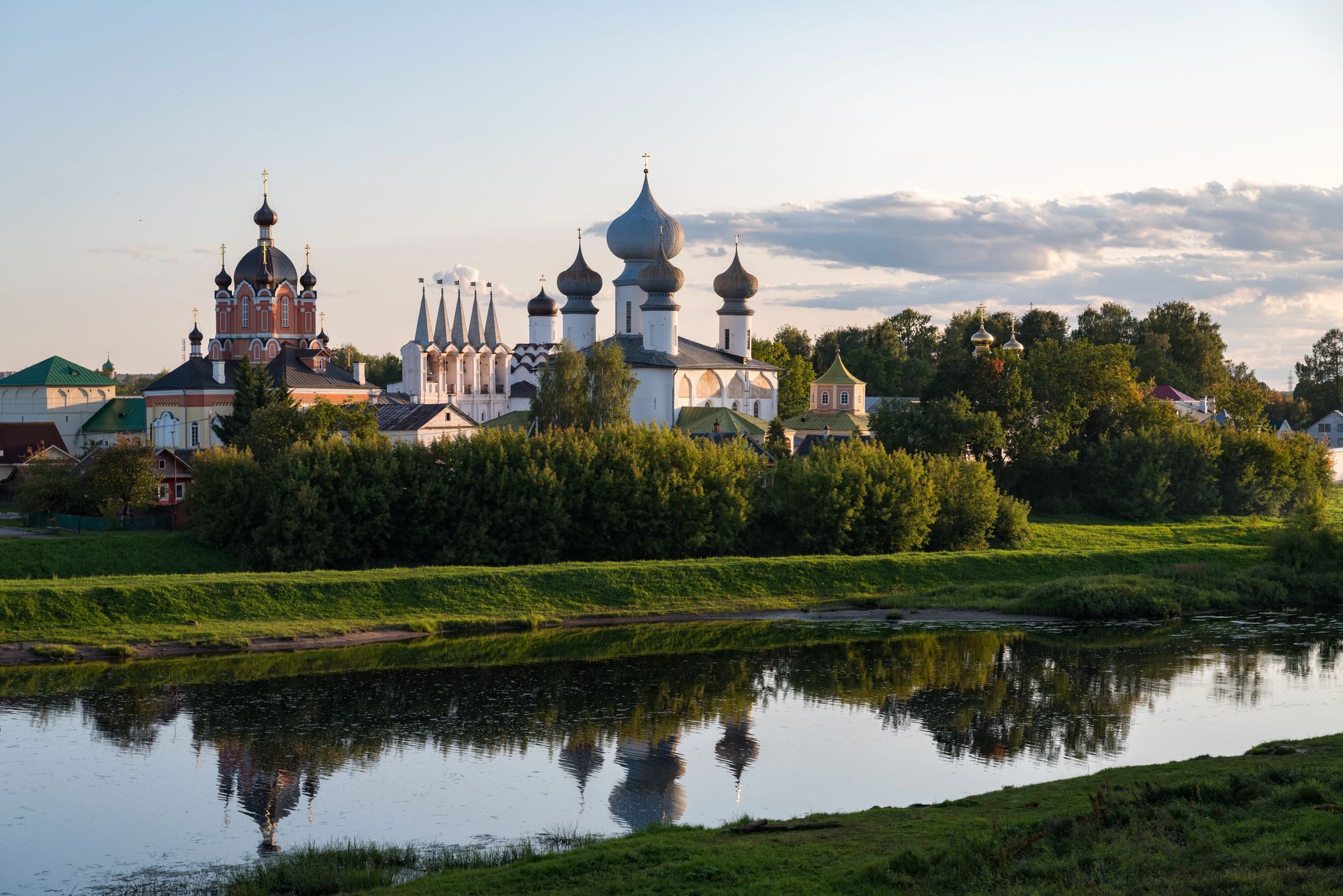 Тихвинский монастырь