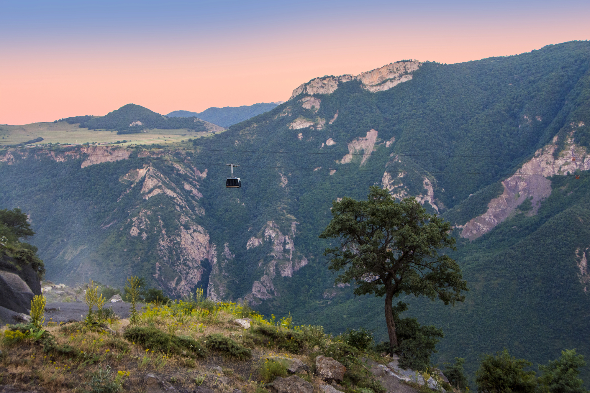 Автобусная экскурсия в обсерваторию Караундж, Татевский Монастырь и на канатную дорогу со скидкой до 25%