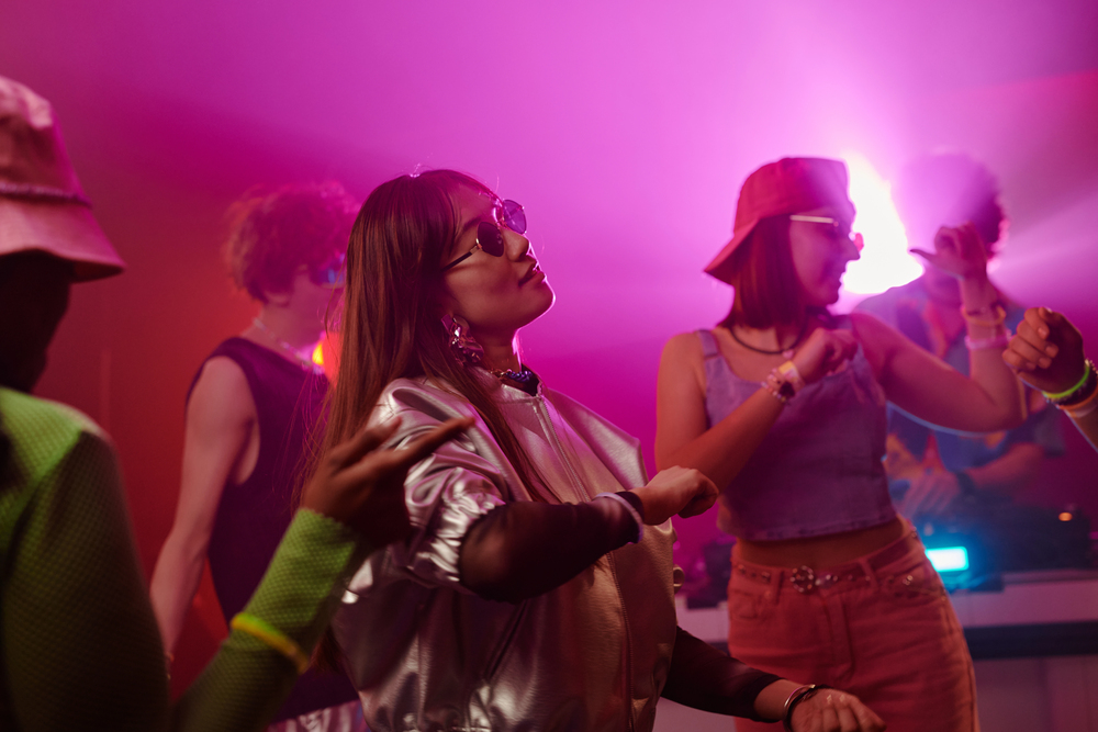 Ностальгическая караоке-вечеринка «Не расстанусь с комсомолом» со скидкой 30%