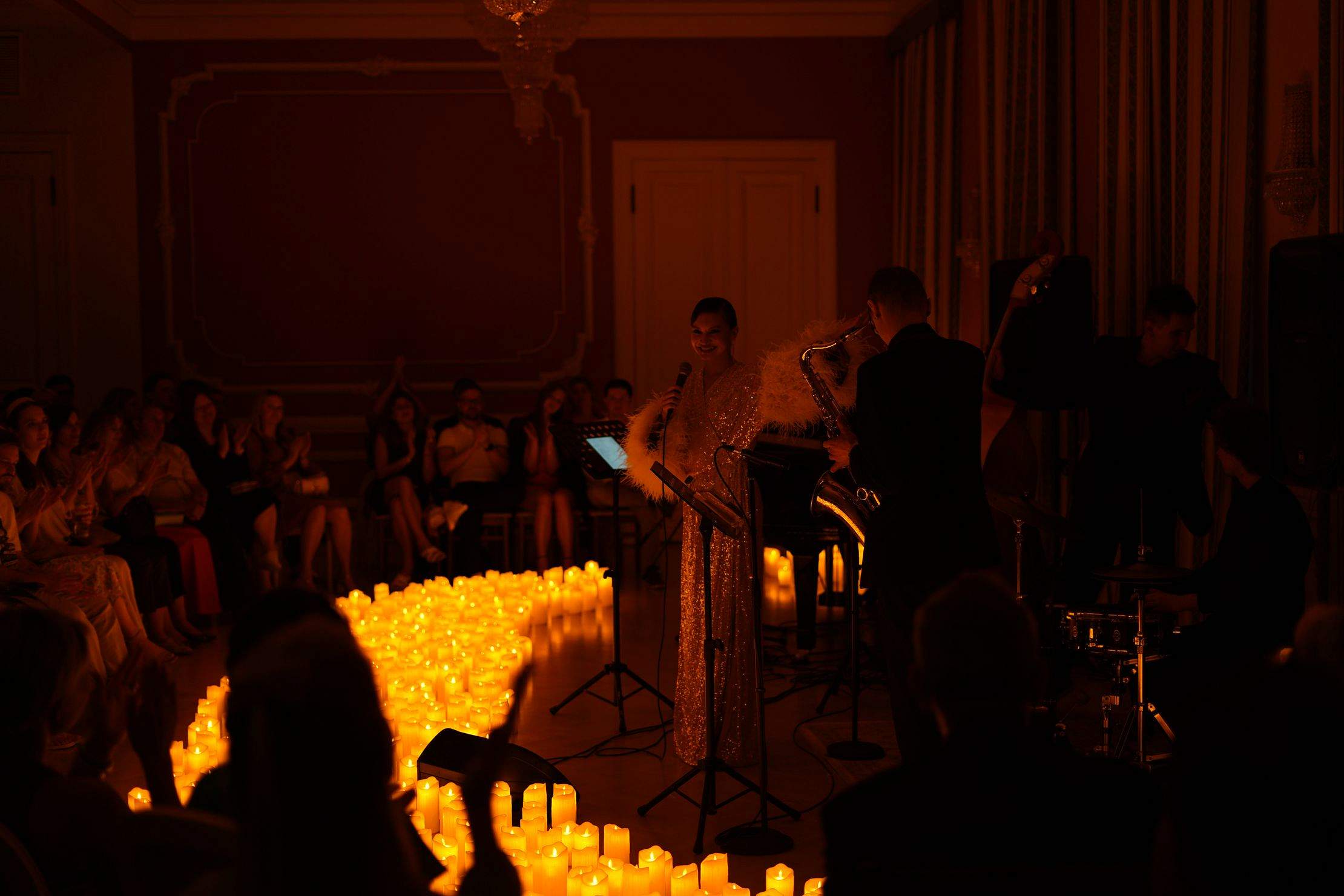 Концерт «Ночь в Париже в сиянии тысячи свечей» со скидкой 20%