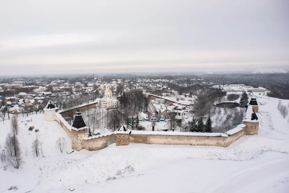Однодневный тур «Древние крепости и храмы: Псков, Изборск, Печоры» со скидкой 37%