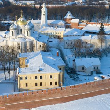 Индивидуальная пешеходная экскурсия «Детинец — каменная летопись Великого Новгорода» со скидкой 20%