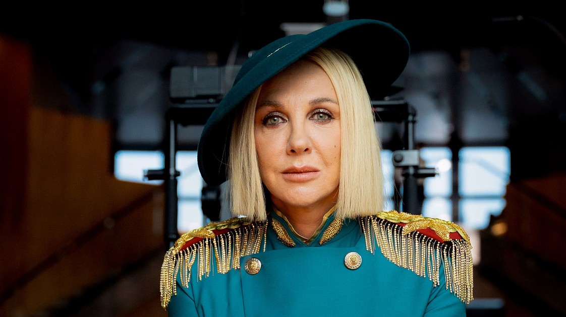 Жігіттің аузына бір ұрып жіберді