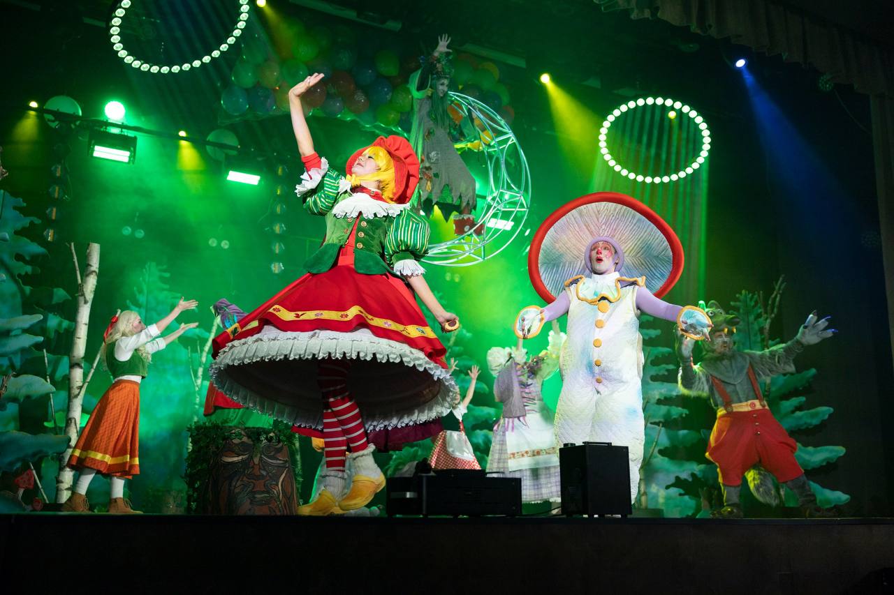 Цирковое шоу «Красная шапочка» в «Цирке Чудес» на Речном со скидкой 20%