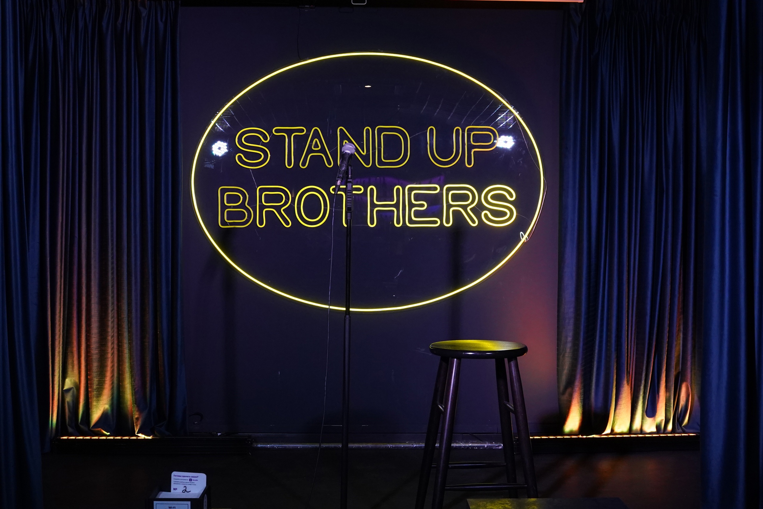 Концерт «Стендап-рулетка» в клубе Stand Up Brothers со скидкой 20%