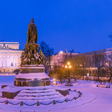 Автобусная экскурсия по вечернему Санкт-Петербургу со скидкой до 62%