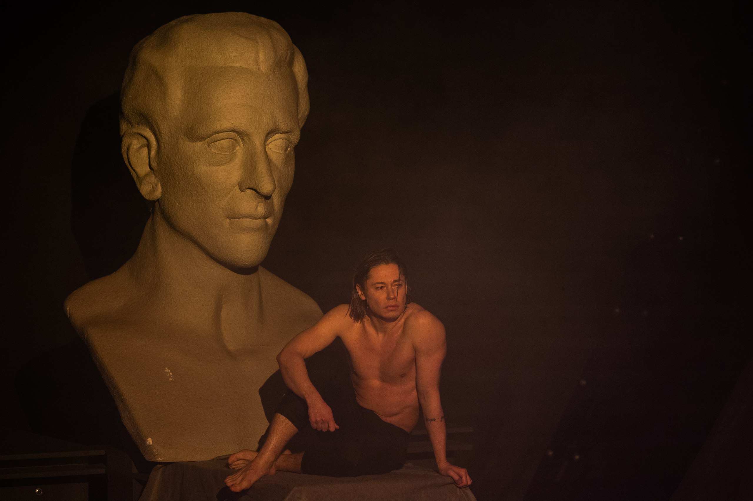 Спектакль «Гамлет» в театре «Кашемир» с Дмитрием Бикбаевым со скидкой 30%