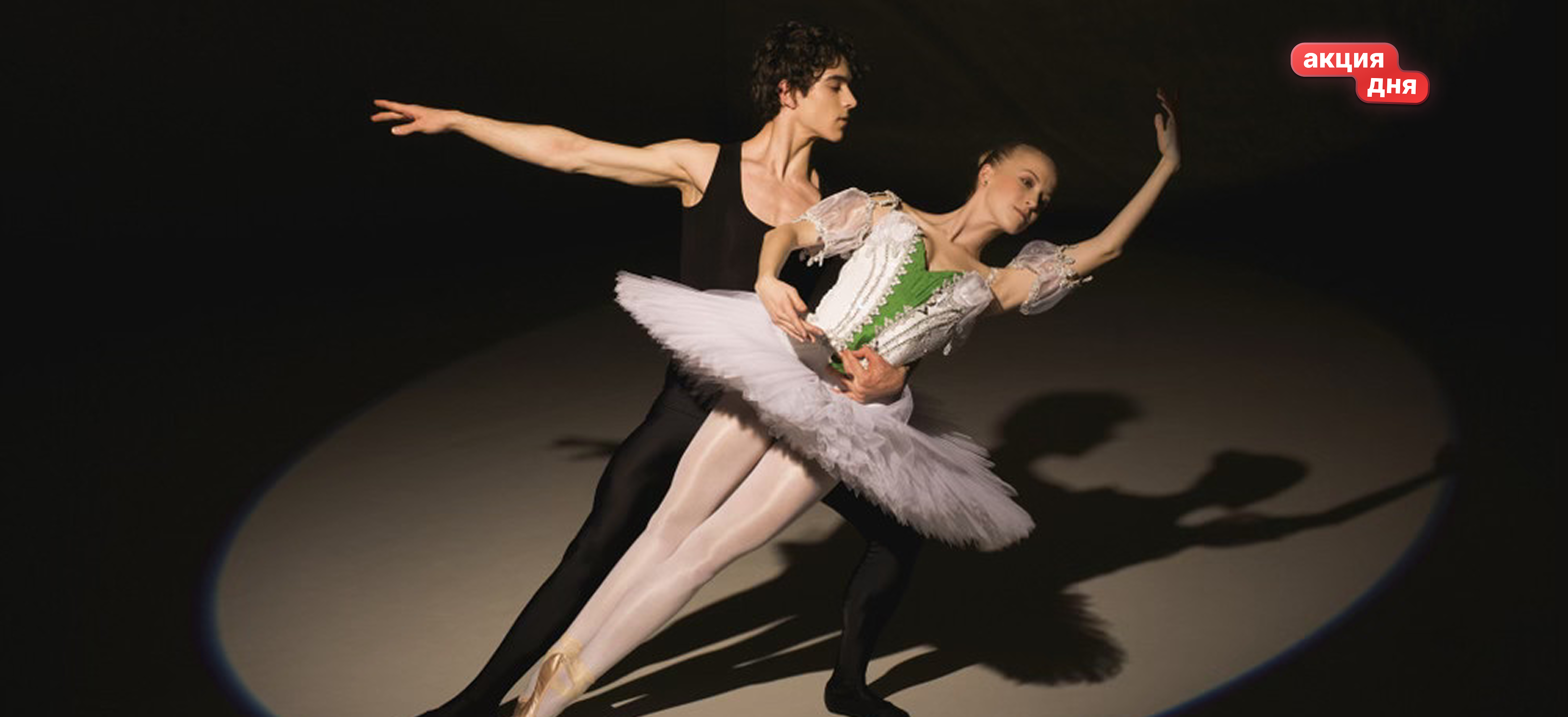 Концерт с экскурсией «Мелодии любви при свечах» во Владимирском дворце со скидкой 30%