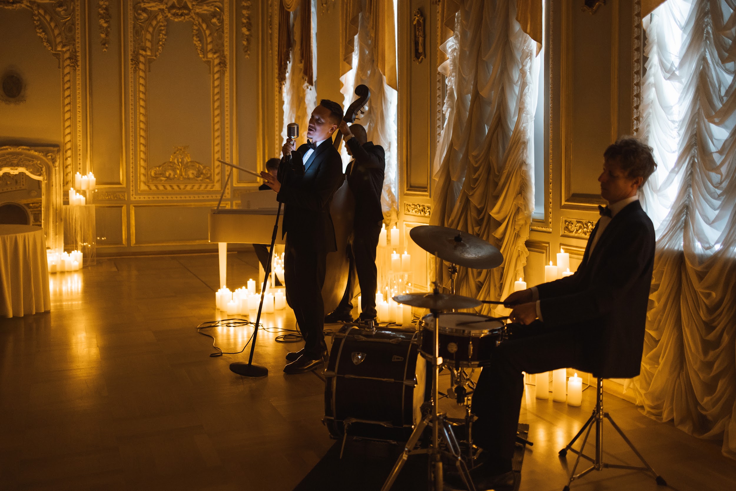 Концерт при свечах «Новогодний джаз. Frank Sinatra» в особняке Серебрякова Концерт при свечах «Новогодний джаз. Frank Sinatra» в особняке Серебрякова со скидкой 25%