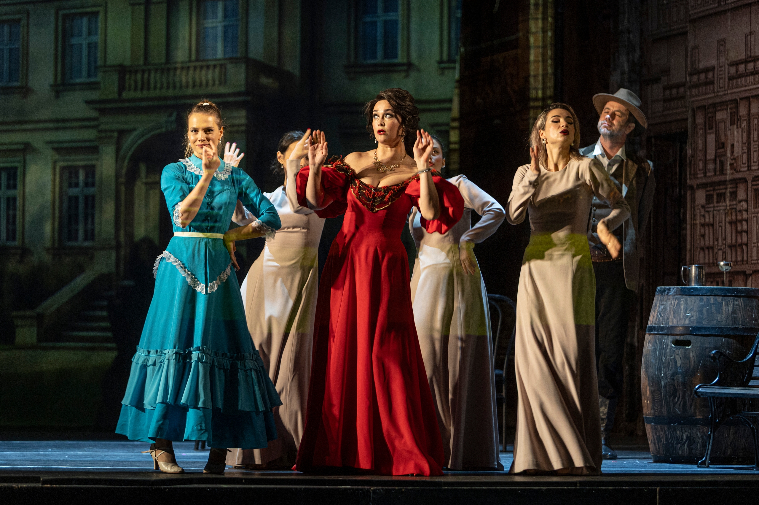 Оперетта «Цыганская любовь» на сцене Театра музыкальной комедии Оперетта «Цыганская любовь» на сцене Театра музыкальной комедии