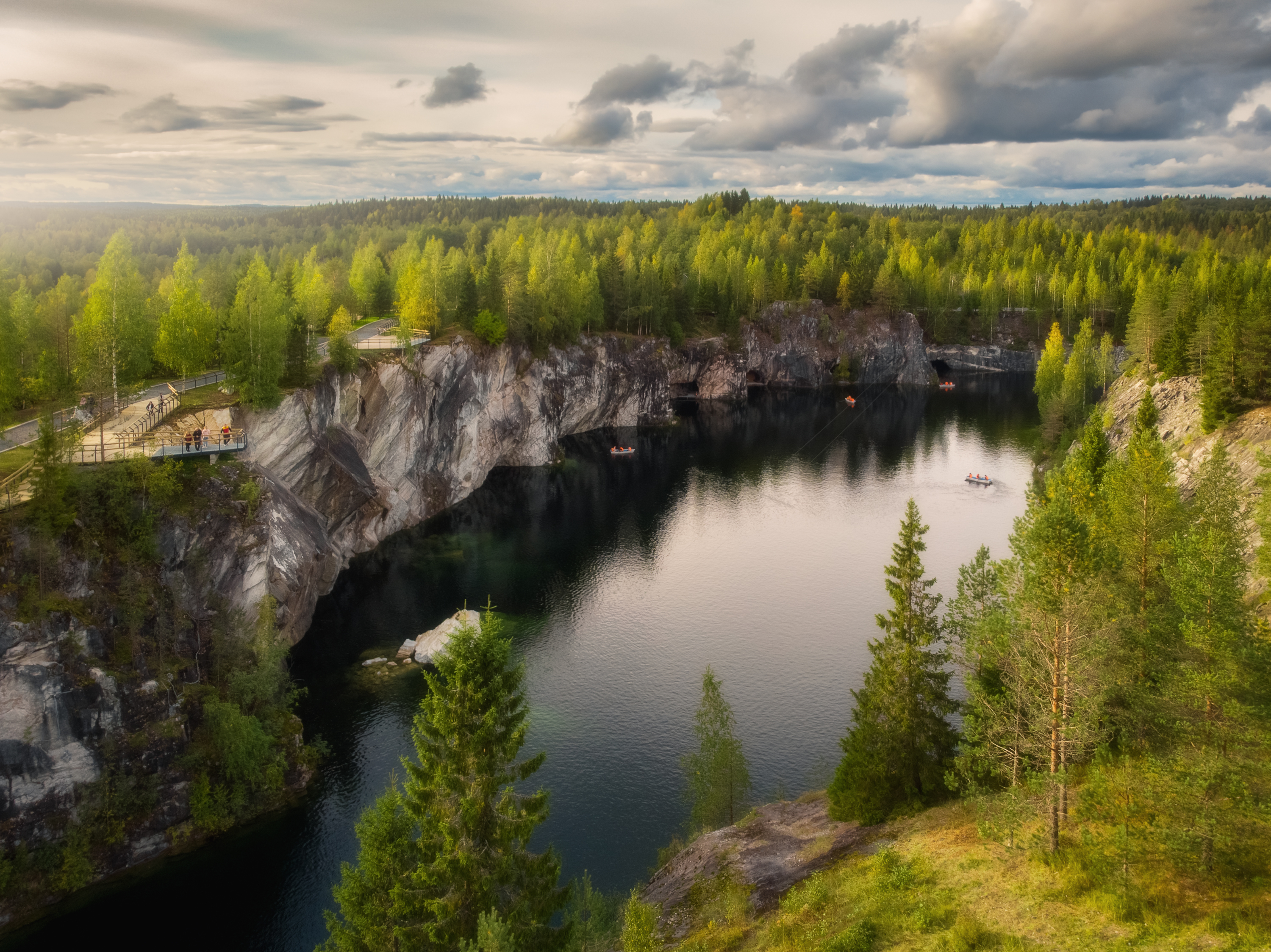Однодневный тур в Карелию «Горный парк «Рускеала» и водопады» со скидкой 38%