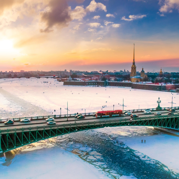 Длительная обзорная экскурсия «Санкт-Петербург и Петропавловская крепость» со скидкой 50%