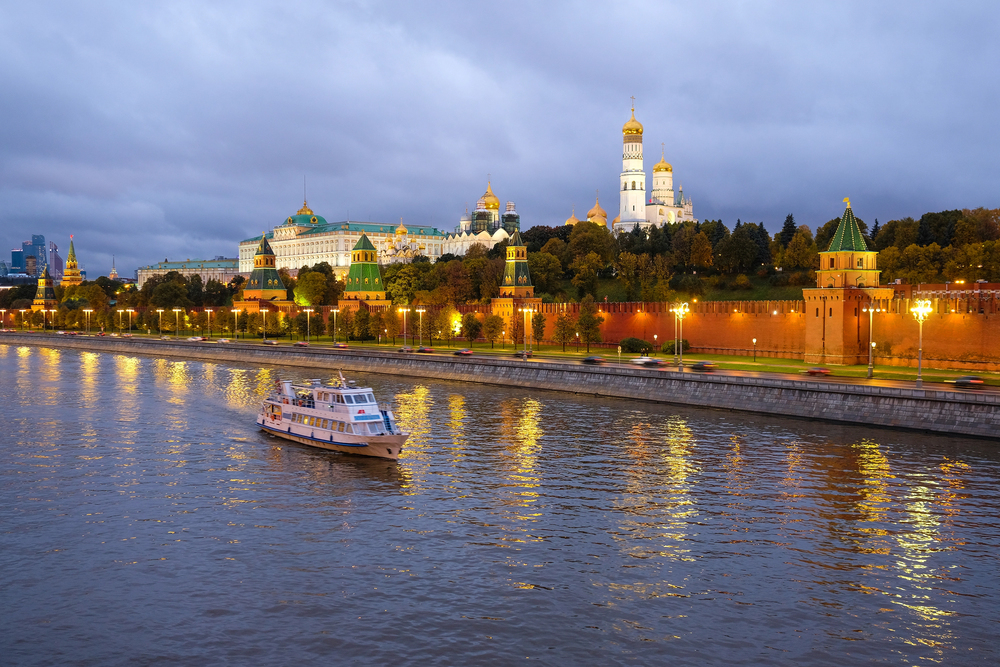 Прогулка на теплоходе «Флагман» от «Нескучного сада» до «Китай-города/Устьинского моста» Прогулка на теплоходе «Флагман» от «Нескучного сада» до «Китай-города/Устьинского моста»
