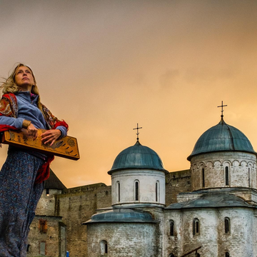 Концерт «Русская песня с южным акцентом» в Смольном соборе Концерт «Русская песня с южным акцентом» в Смольном соборе со скидкой 35%