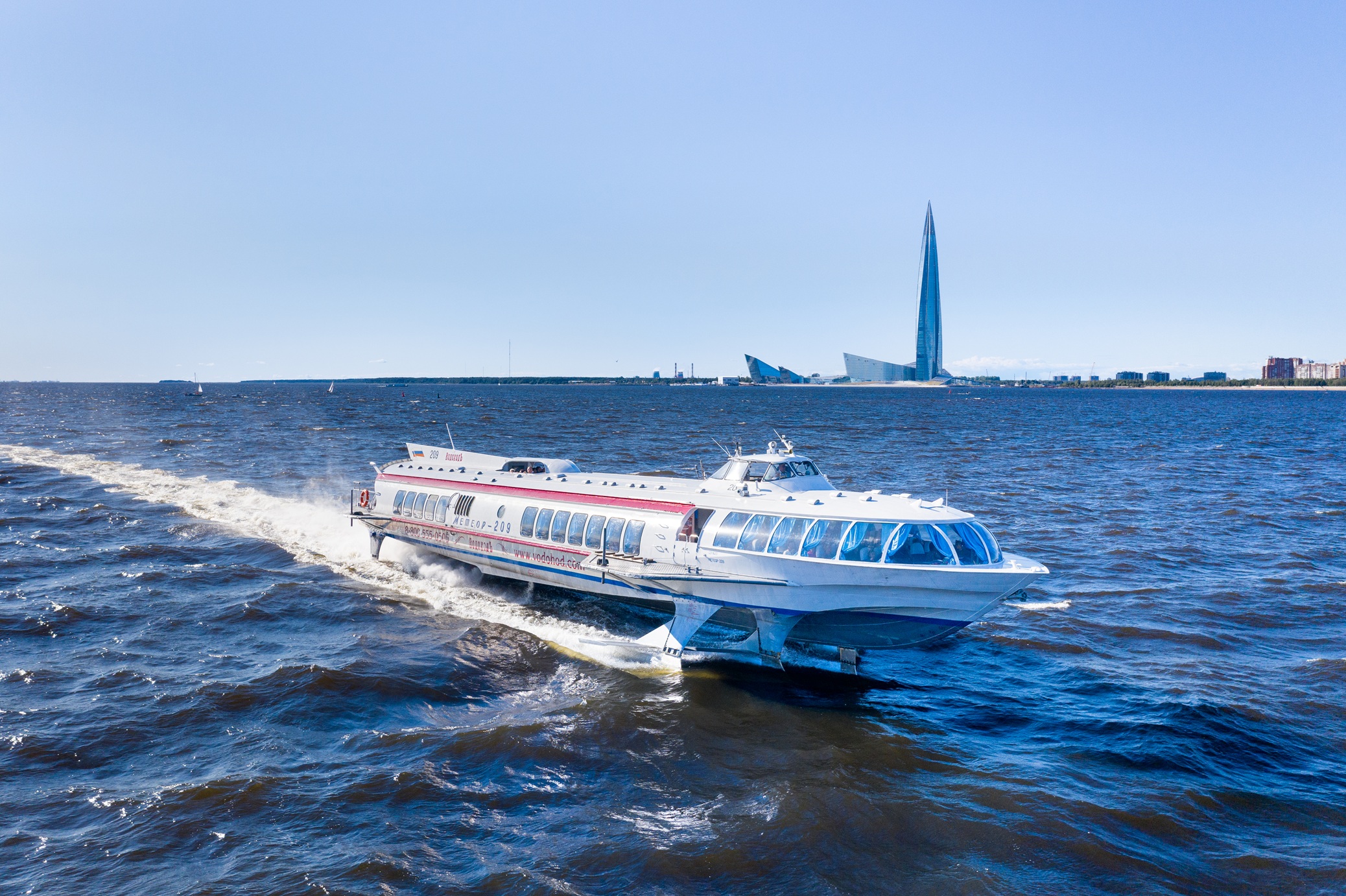Поездка из Кронштадта в Петербург на быстроходном теплоходе «Метеор»