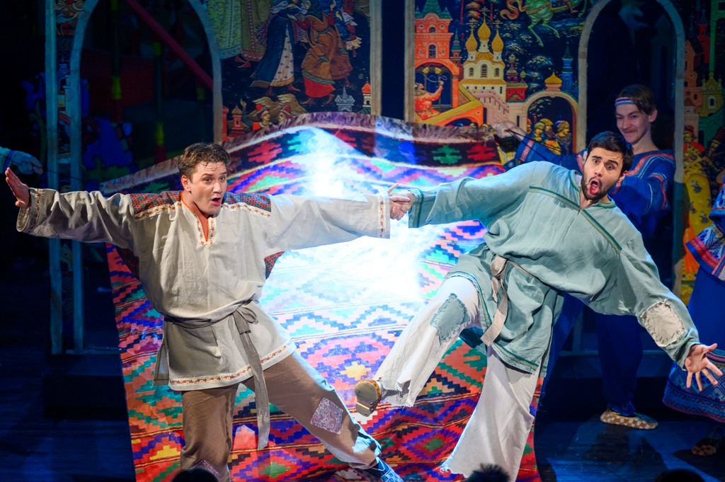 Шоу-спектакль «Три Ивана» в Театре на Васильевском со скидкой 30%