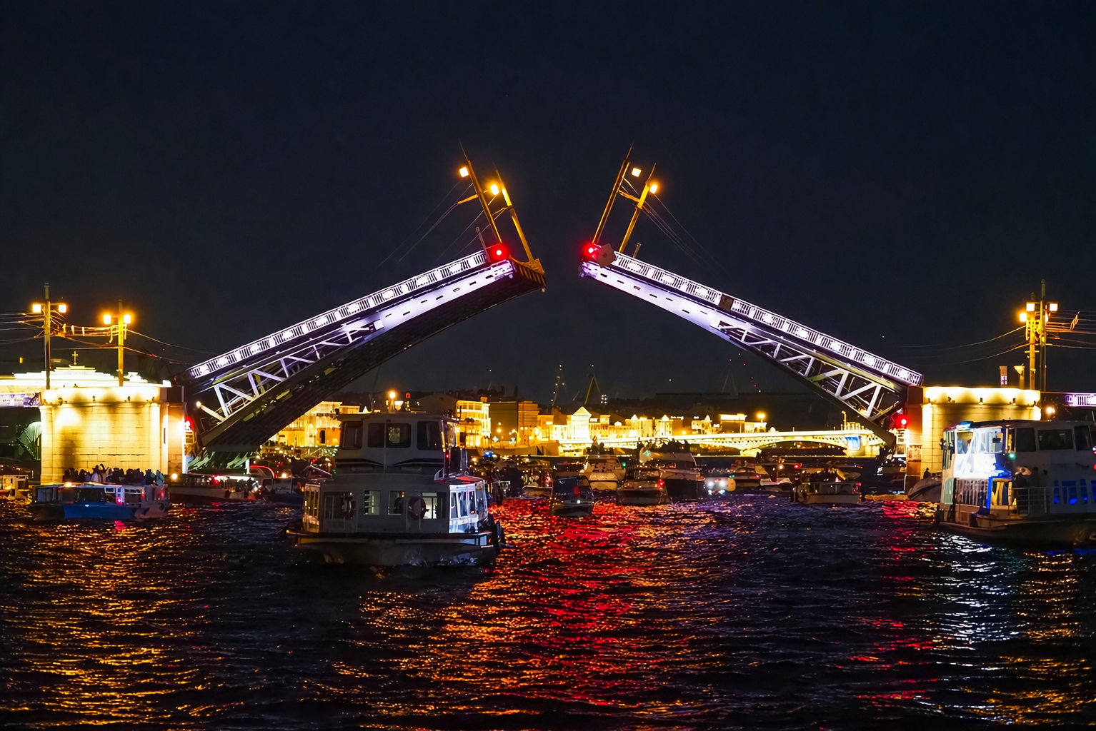 Джазовый круиз в ночь разводных мостов с аудиоэкскурсией на двухпалубном теплоходе премиум-класса Джазовый круиз в ночь разводных мостов с аудиоэкскурсией на двухпалубном теплоходе премиум-класса со скидкой 60%