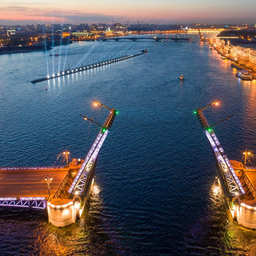 Ночная экскурсия по Петербургу с прогулкой на теплоходе со скидкой до 40%