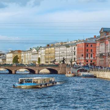 Дневная экскурсия «От Фонтанки до Невы» на теплоходе со скидкой до 59%