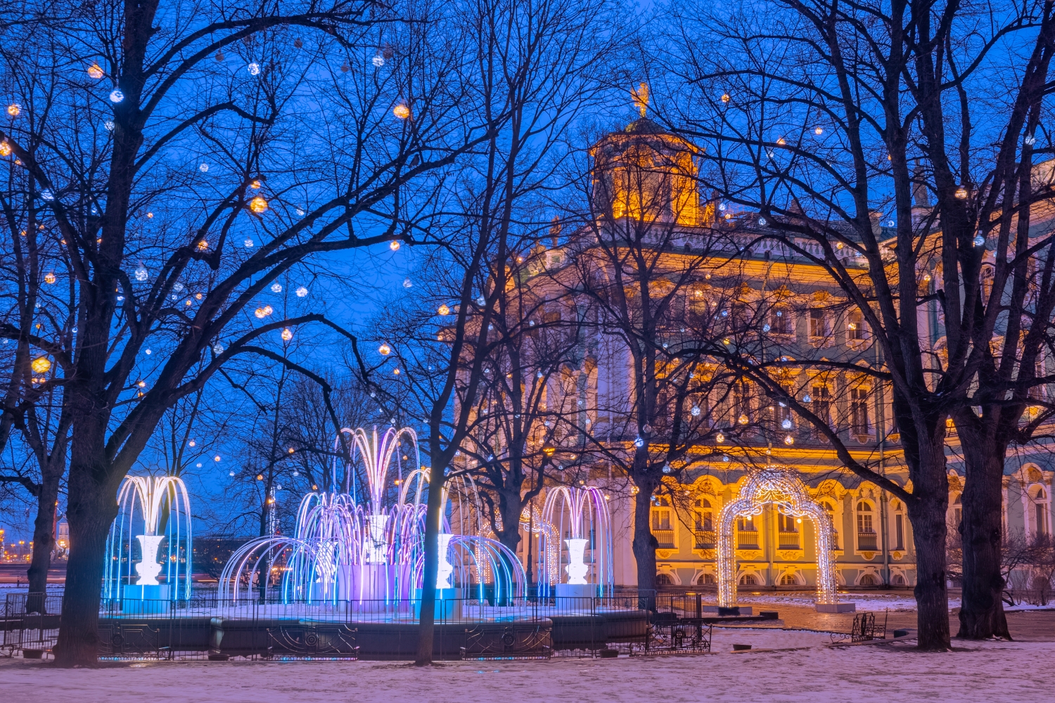 Автобусная экскурсия «Встреча Нового года» в Санкт-Петербурге