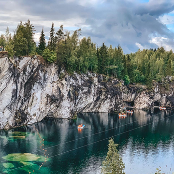 Однодневный тур «Знакомство с Карелией: хаски, олени, водопады и мраморный каньон Рускеала» со скидкой 28%