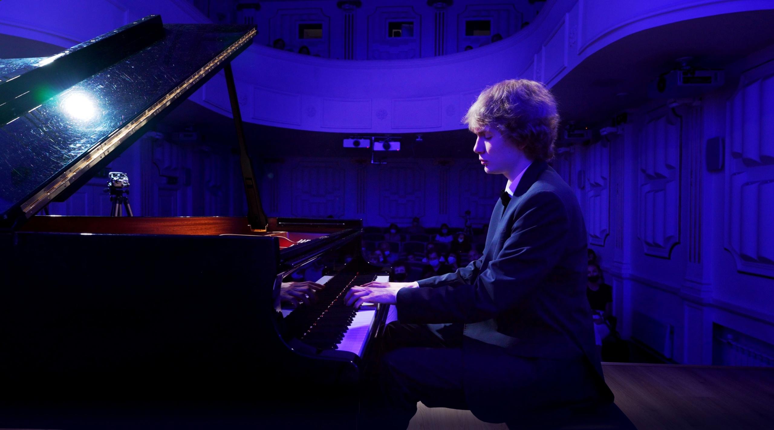 Концерт Ивана Бессонова в Большом зале Филармонии