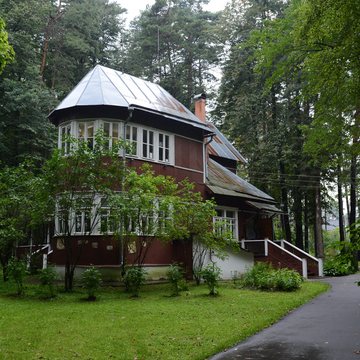 Автобусная экскурсия «Переделкино. История поверх заборов»