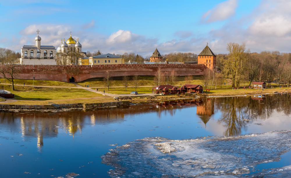 Автобусная экскурсия «От Рюрикова городища к стенам Кремля» со скидкой 20%