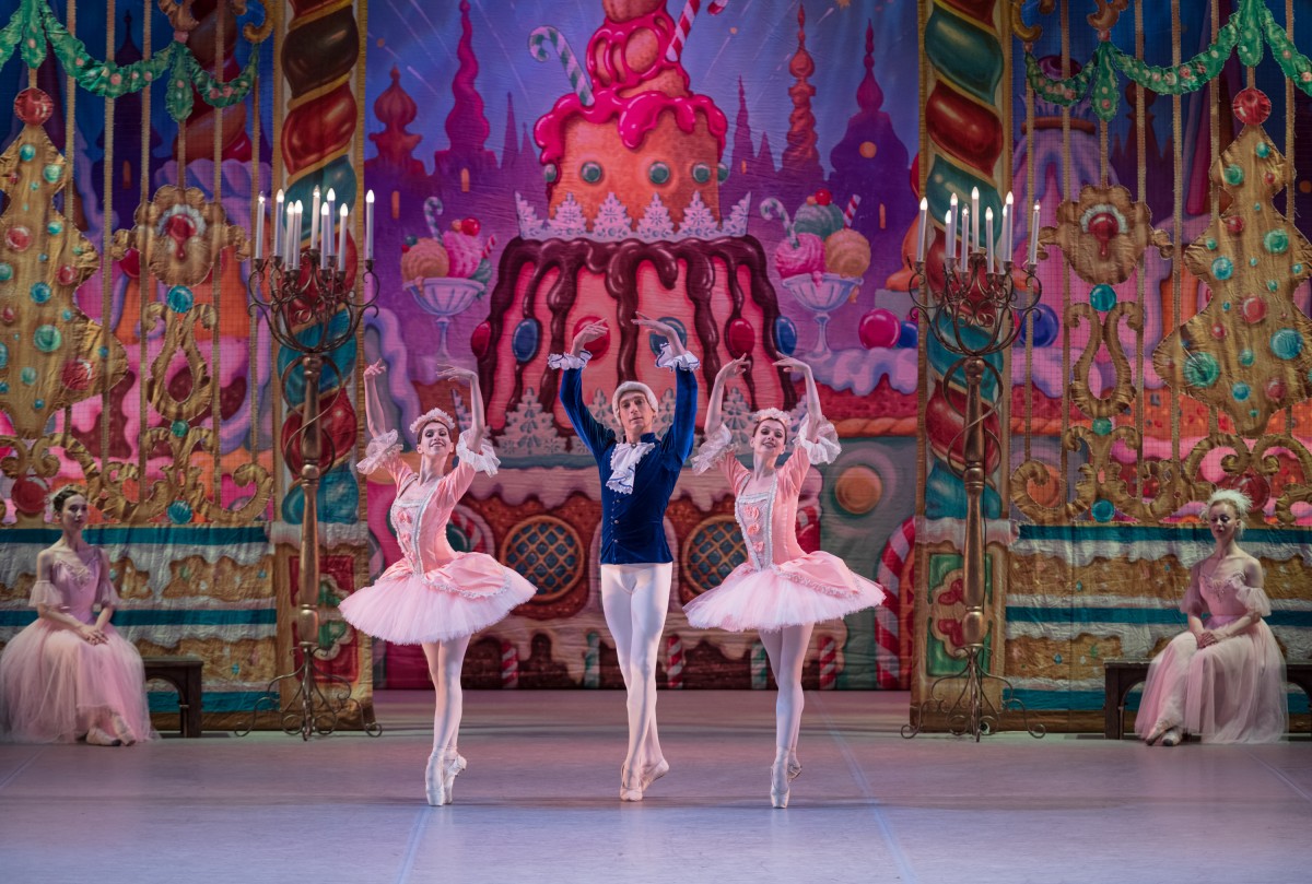 Балет «Щелкунчик» в концертном зале «У Финляндского» Балет «Щелкунчик» в концертном зале «У Финляндского»