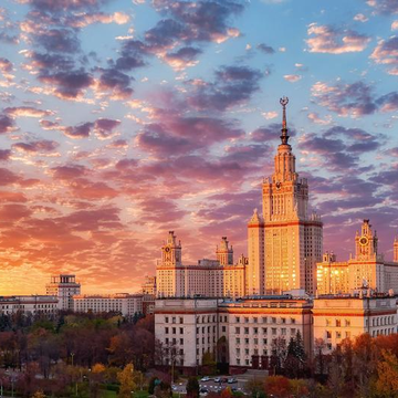 Экскурсия «Высотка на Красных воротах» с обедом в ресторане