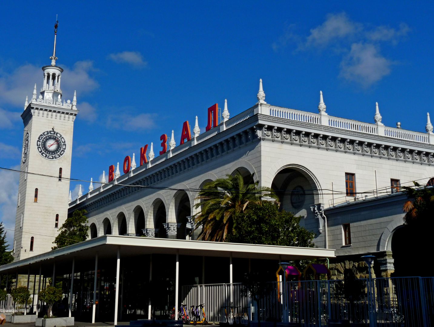Аудиоэкскурсия Аудиоэкскурсия по сочинскому «Арбату» — улице Навагинской