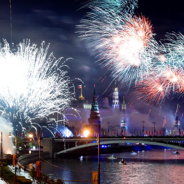 Речная прогулка в День Победы с просмотром салюта на теплоходе «Вдохновение»