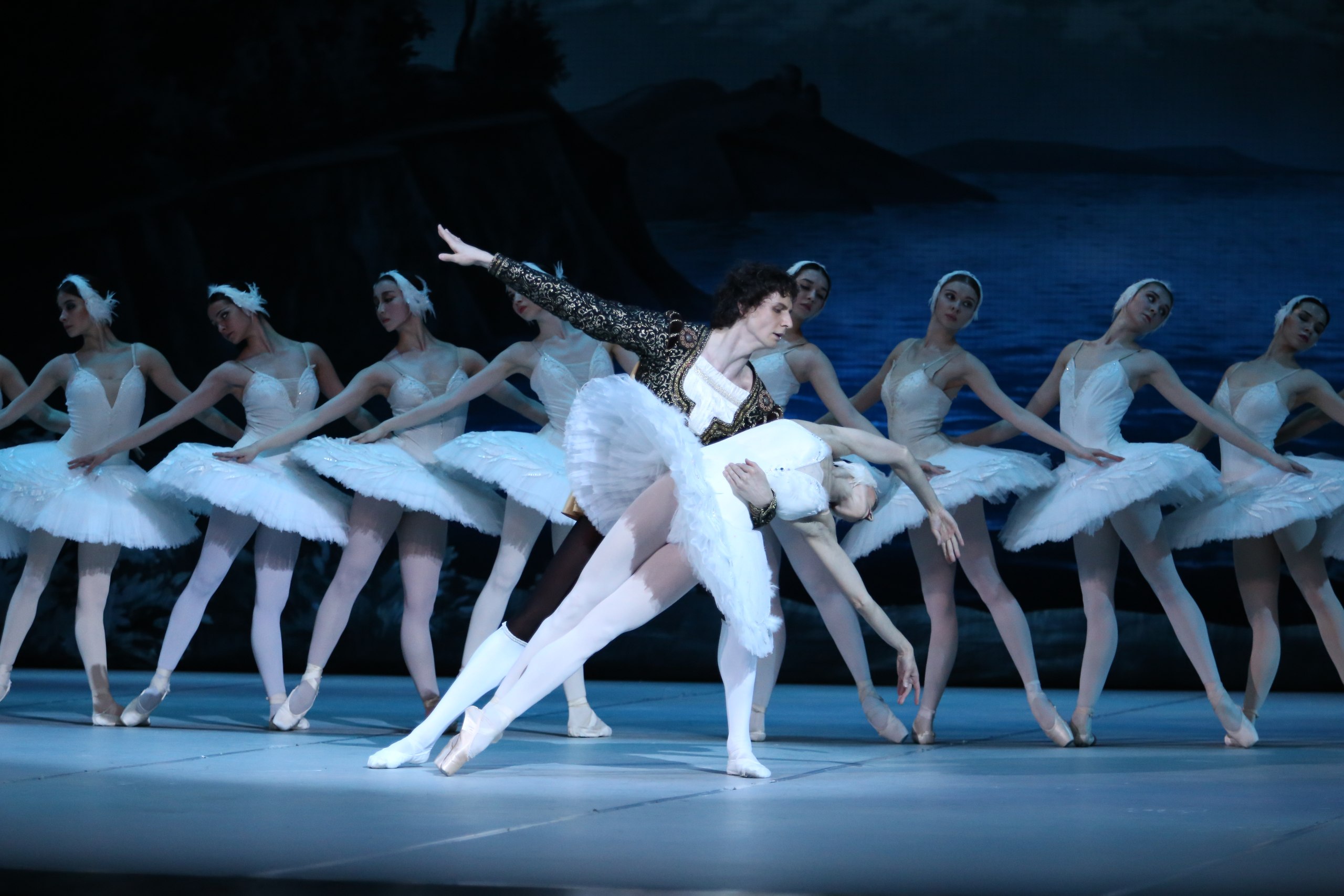 Балет «Лебединое озеро» в Эрмитажном театре со скидкой 30%