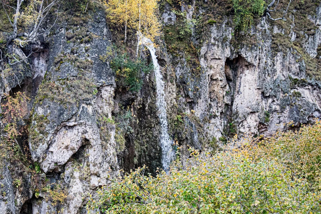 Экскурсия «Медовые водопады и гора Кольцо: сказочный мир в окрестностях Кисловодска» со скидкой 20%