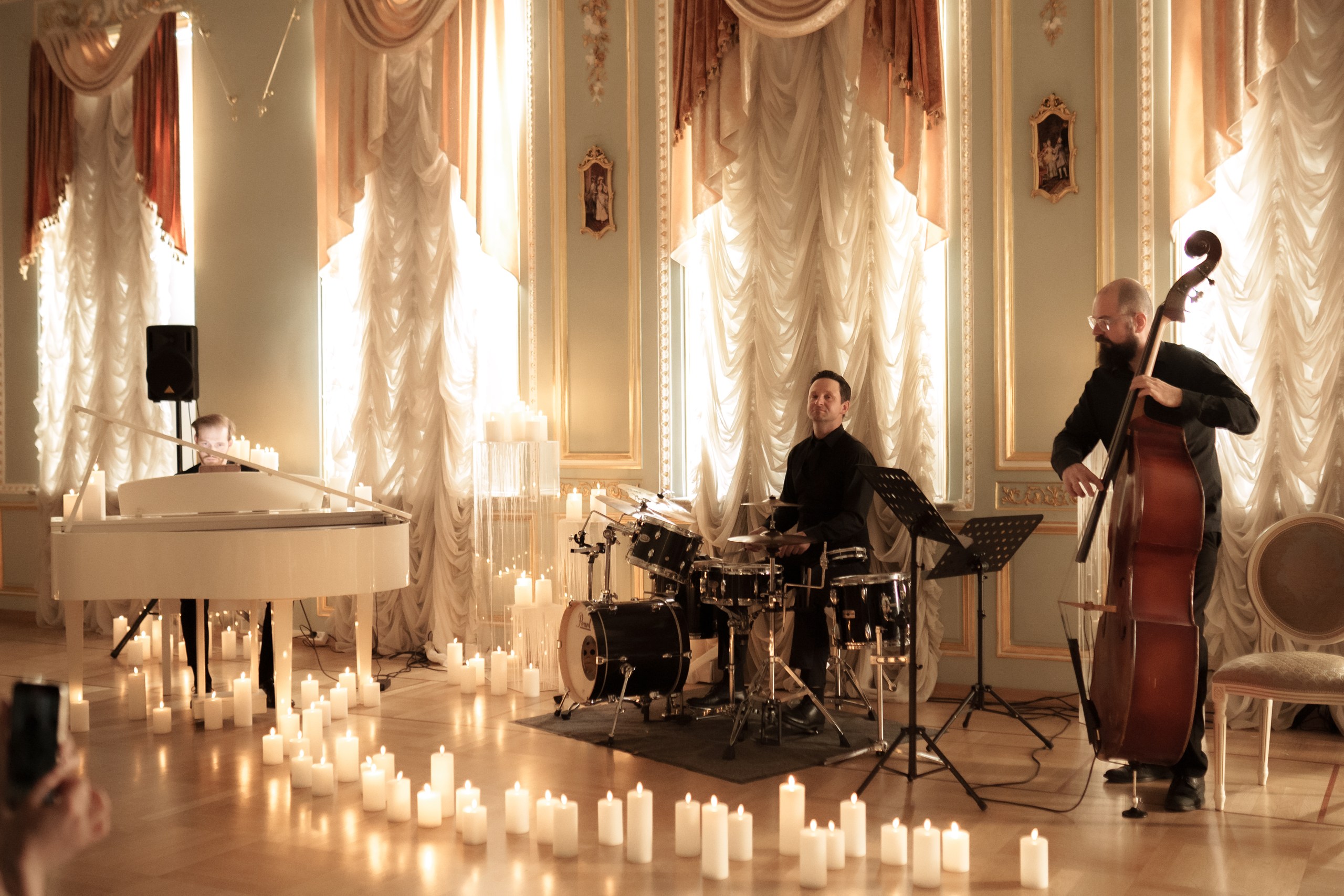 Концерт при свечах «Щелкунчик в джазе» в особняке Серебрякова Концерт при свечах «Щелкунчик в джазе» в особняке Серебрякова со скидкой 25%