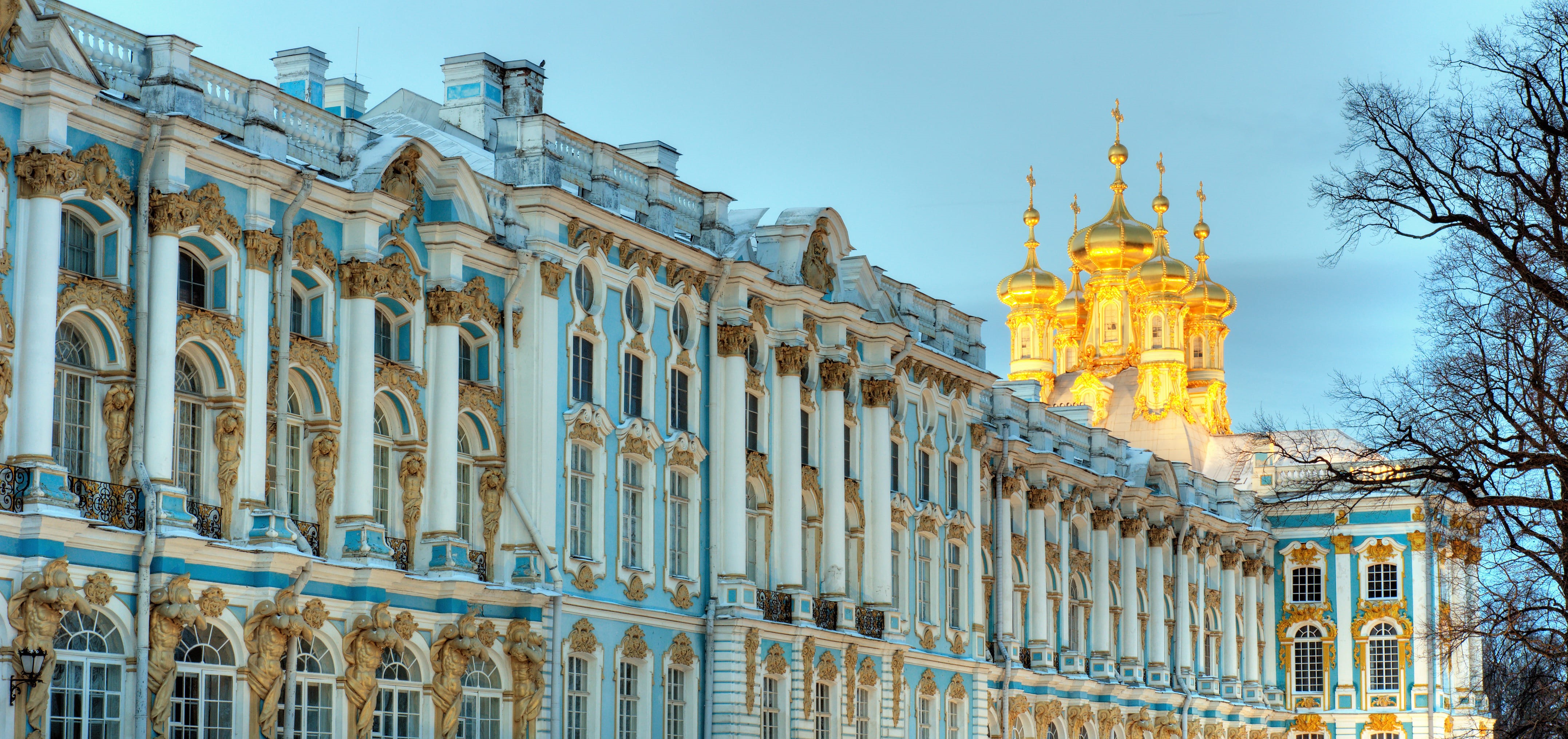 Автобусная экскурсия в Пушкин с посещением Екатерининского дворца и парка со скидкой до 41%