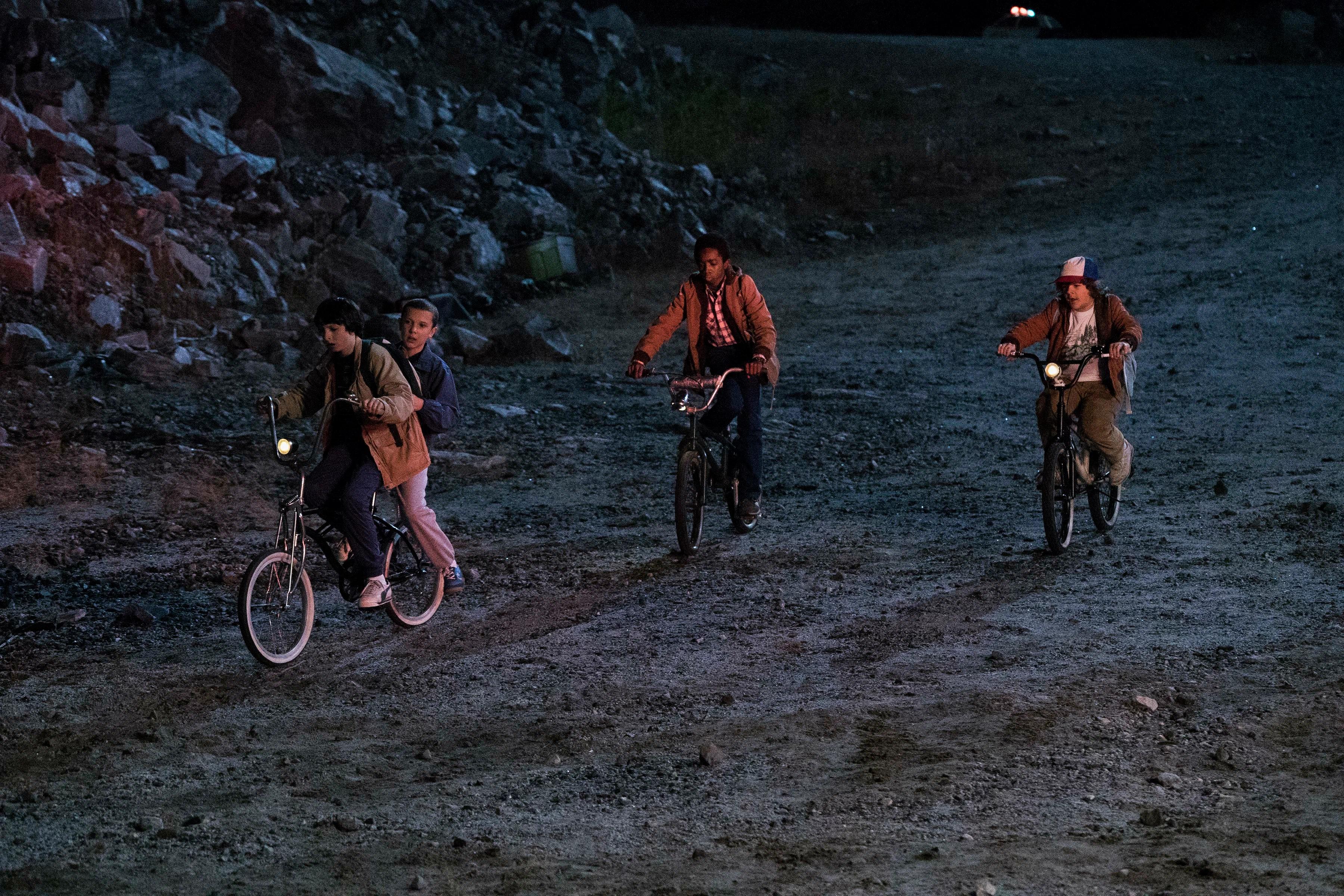 Ностальгия по 2016: музыка, фильмы, книги, мода 10 лет назад