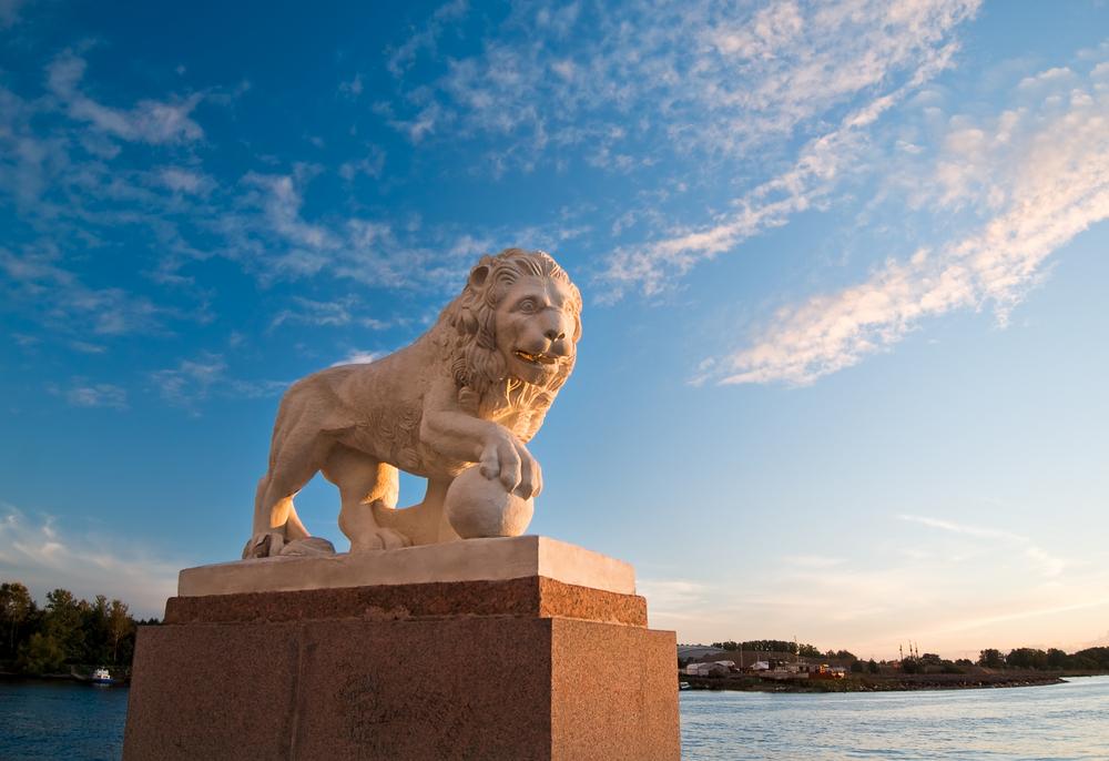 Львы в Петербурге