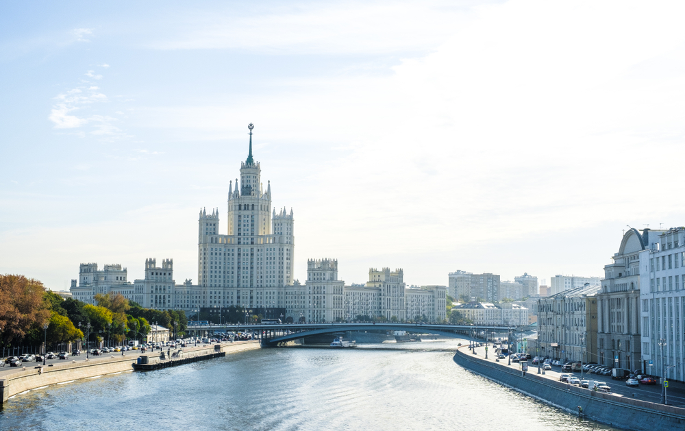 Круговой экспресс: достопримечательности столицы за 80 минут от причала «Зарядье» со скидкой 50%