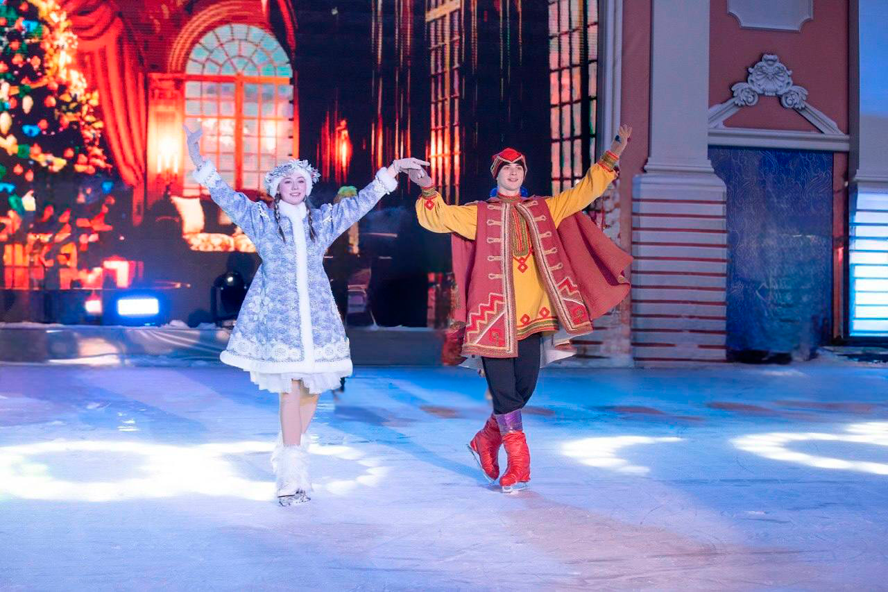 Спектакль на льду «Снегурочка» на Конюшенной площади Спектакль на льду «Снегурочка» на Конюшенной площади со скидкой 30%