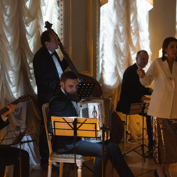 Концерт «Магия свечей. Le ciel de Paris. Вечер французского шансона» с экскурсией в особняке Серебрякова Концерт «Магия свечей. Night in Paris. Вечер французского шансона» с экскурсией в особняке Серебрякова