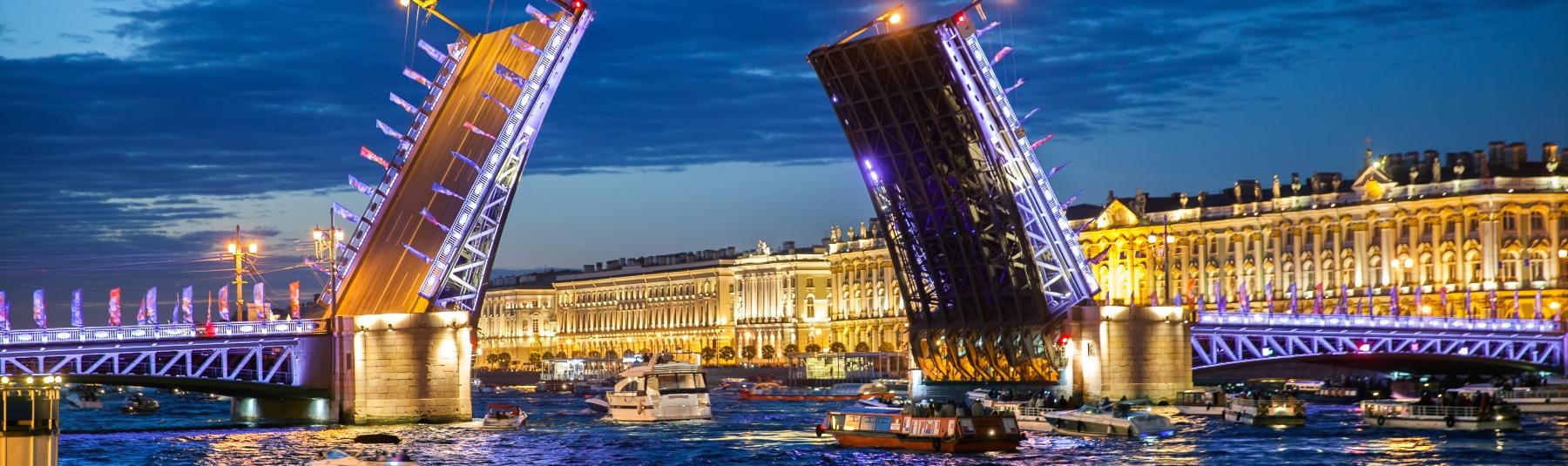 Ночные прогулки на теплоходе «Петербургские разводные мосты» со скидкой 56%