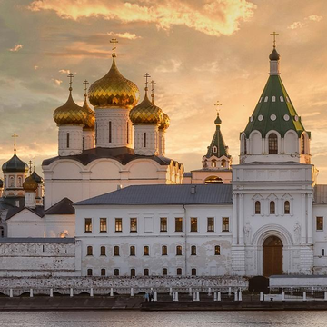 Пешеходная экскурсия «Лёгкой походкой по костромской "Сковородке"» Пешеходная экскурсия «Лёгкой походкой по костромской "Сковородке"»