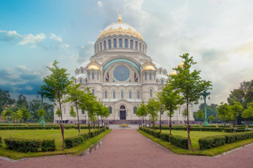 Эксклюзивный тур «Петергоф — Кронштадт» со скидкой 44%