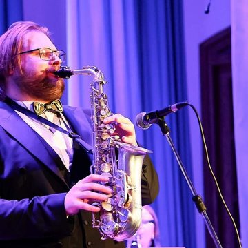 Праздничный концерт «Санкт-Петербургский оркестр саксофонов. Шедевры мировой классики» в Александро-Невской Лавре со скидкой 30%