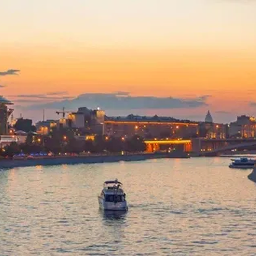 Круиз с аудиогидом по Москве-реке на яхте флотилии «Рэдиссон»