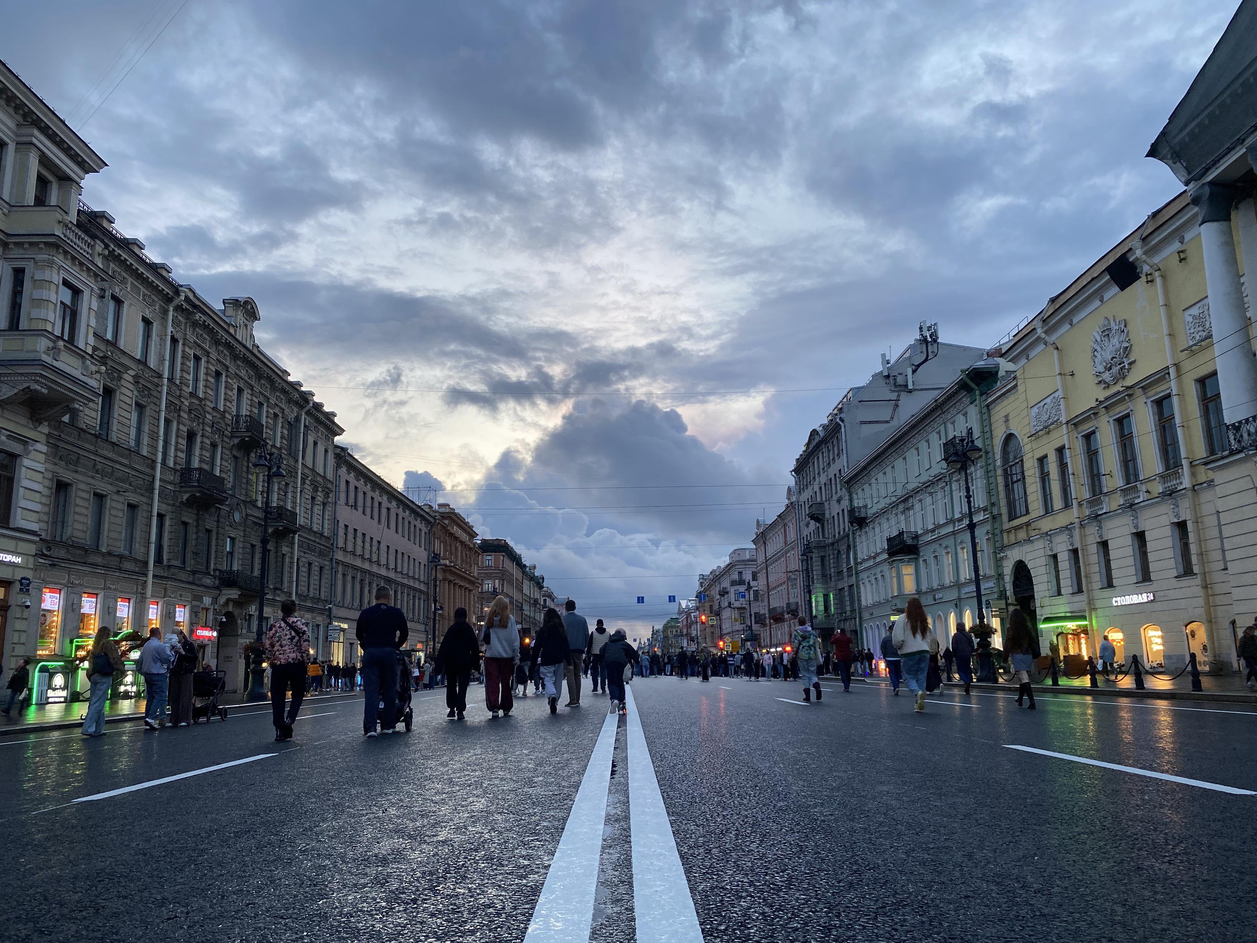 В Петербурге Невский проспект полностью открыли после ремонта