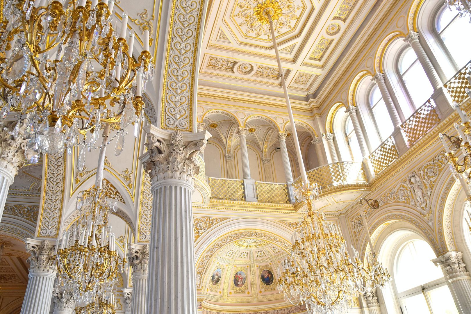 Аудиоэкскурсия-квест «Эрмитаж: львы, орлы и мумии» для всей семьи