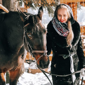 Индивидуальная конная прогулка по лесу