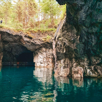 Экскурсия «Мраморное сердце Карелии: водопады и каньон Рускеала» со скидкой 33%